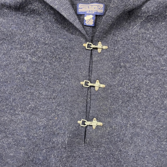 Newton Trading Co. 2X Navy 100% Wool Women's Jacket 1/4 Metal Fastners - Picture 3 of 5